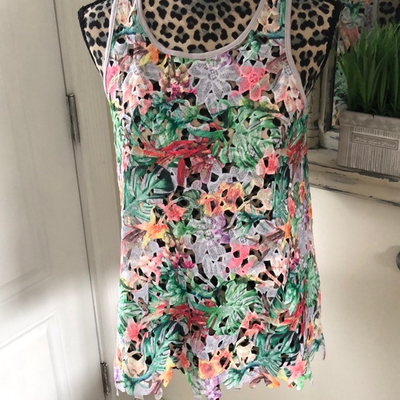 Inari NWOT Anthropologie printed Lace top M - Picture 2 of 6